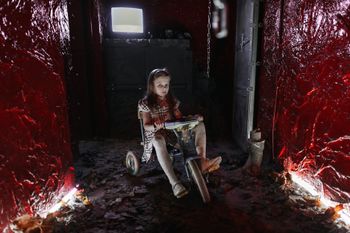 The girl from the dream Corridor room | Freddy Nightmare escape room