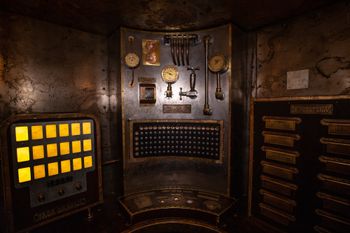  control deck | Steampunk Zeppelin escape room