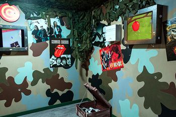  Adult room | Back to Childhood