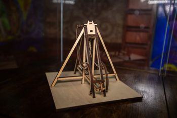 invention 2 | Leonardo puzzle escape room