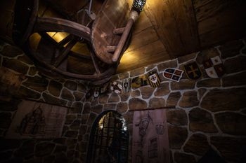 ceiling puzzle | Leonardo puzzle escape room