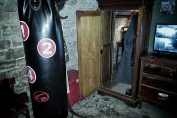punching bag puzzle | The Mafia escape room