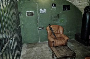 umbrella puzzle | The Mafia escape room