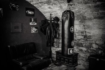 living room | The Mafia escape room