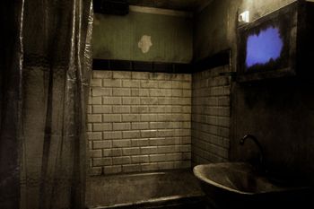 Interesting story | Haunted motel escape room