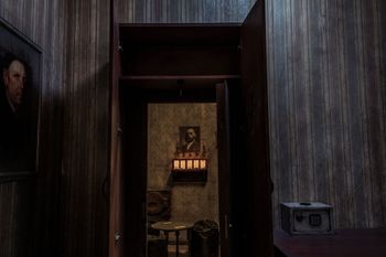 Natural candles| Haunted motel escape room