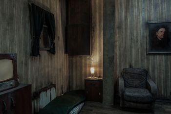 Amazing decorations | Haunted motel escape room