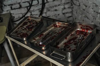 Surgical tools | Zombie Bunker