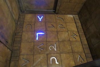 moving floor | The Dig escape room